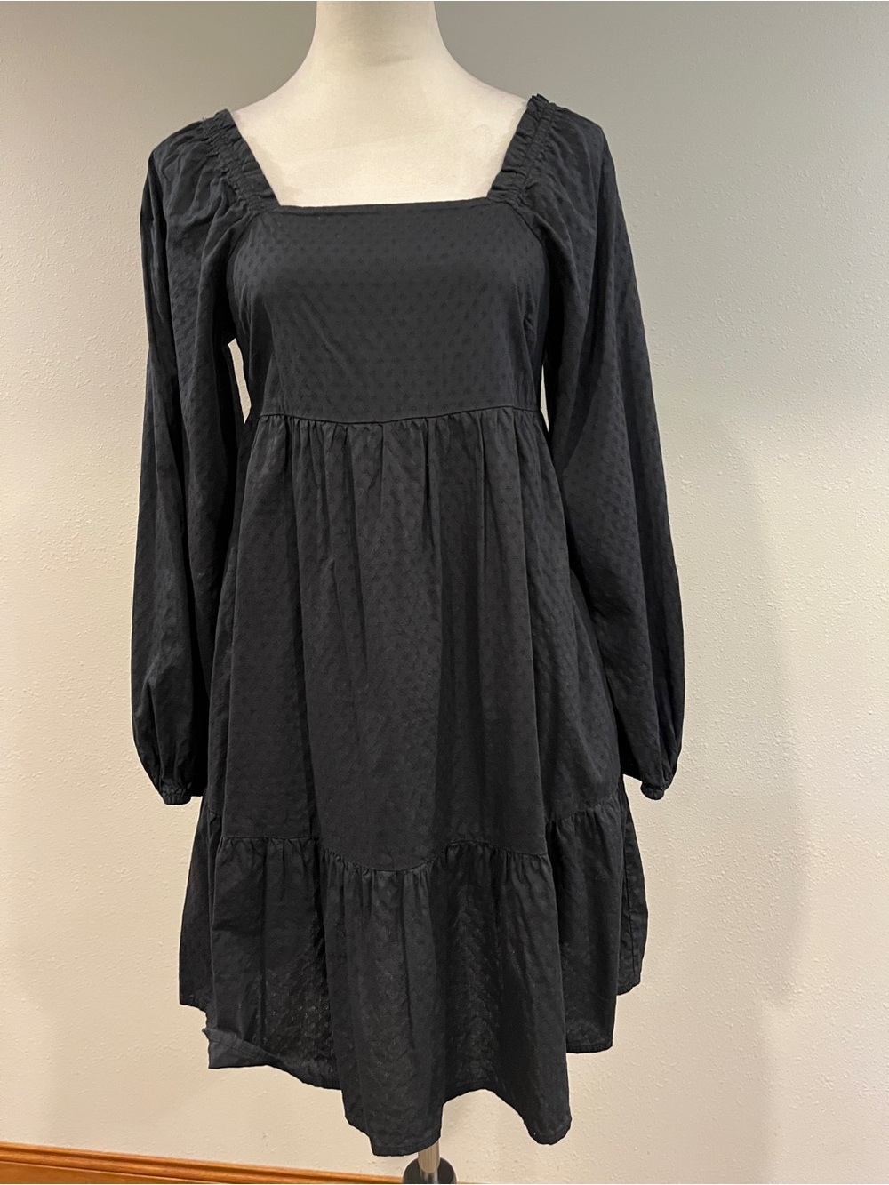 Universal Thread Black Square-Neck Long-Sleeve Tiered Dress size extra small